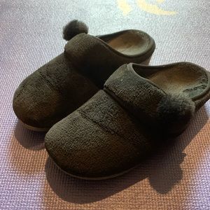 Black Vionic Slippers